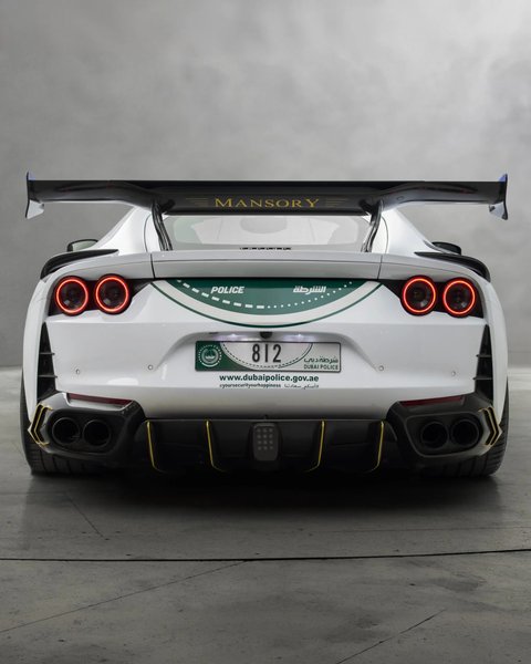 Ferrari 812 Superfast 2